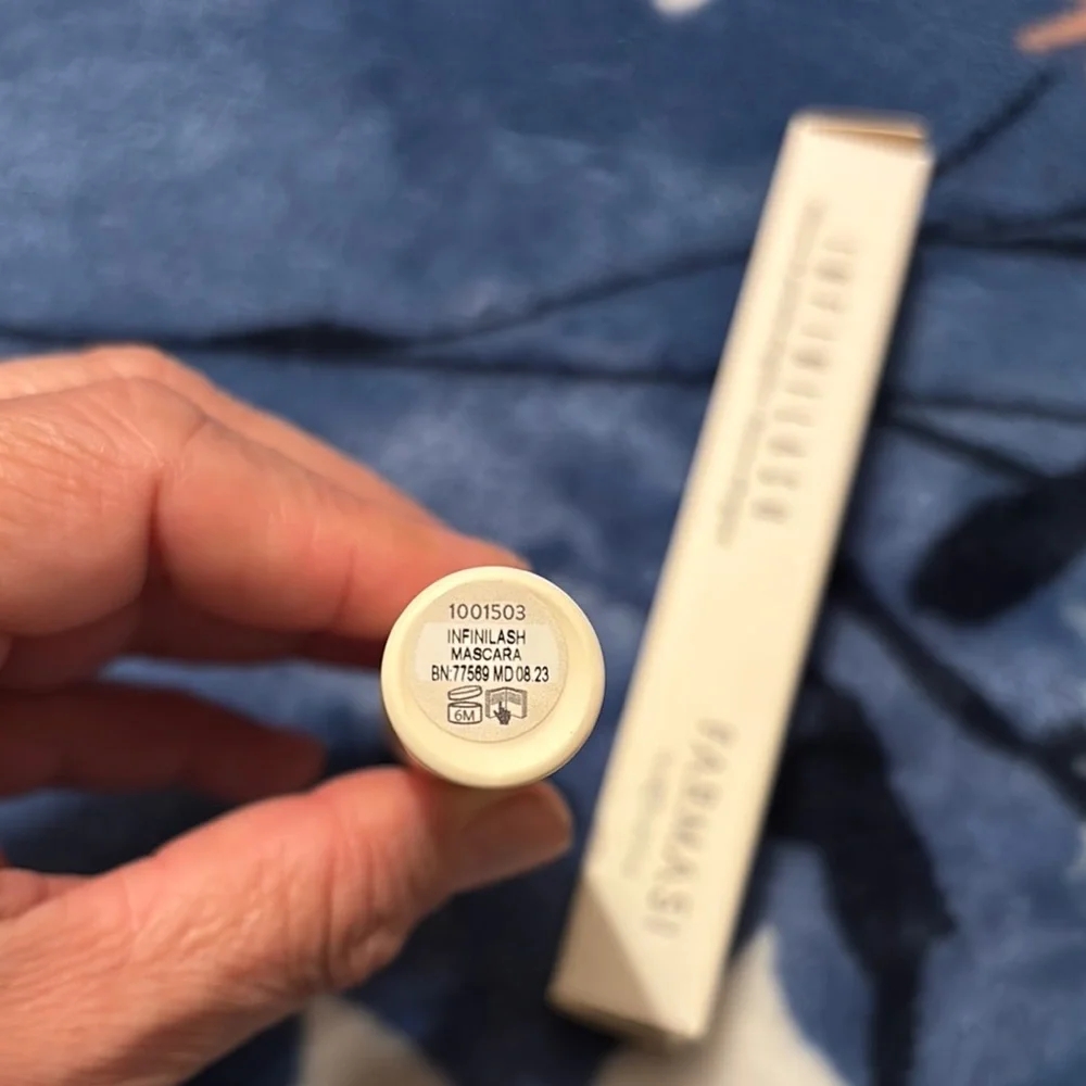Farmasi Infinilash Mascara in Cream and Black